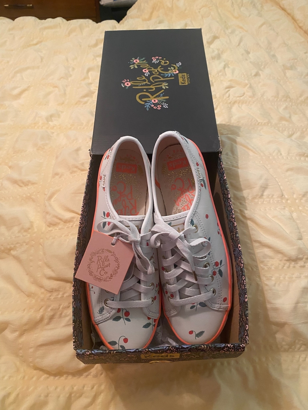 SUPER CUTE Strawberry Leather Sneakers, Ked's Kickstart - NEW w/Tags - Picture 3 of 7